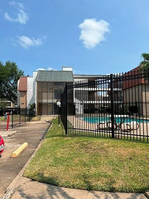 1st image of 10110 Forum West Dr APT 422