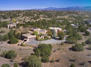 14 Astor Cir, Santa Fe, NM 87506