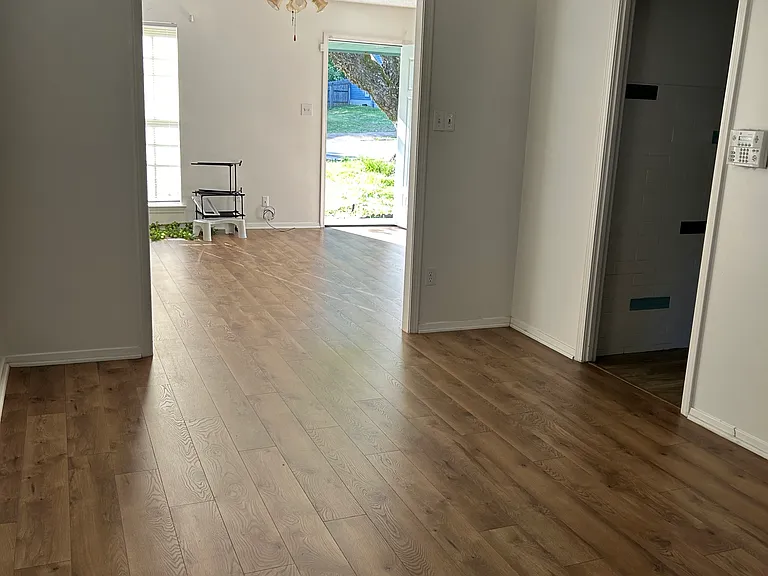 2328 Eveningview Dr — Photo 5