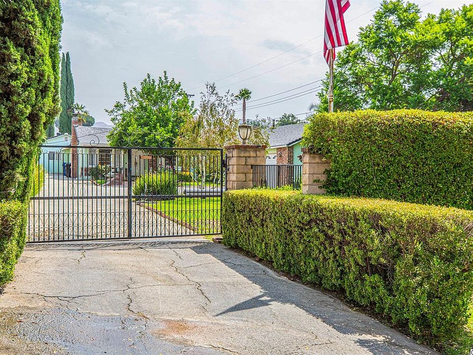 1st image of 9804 Helen Ave