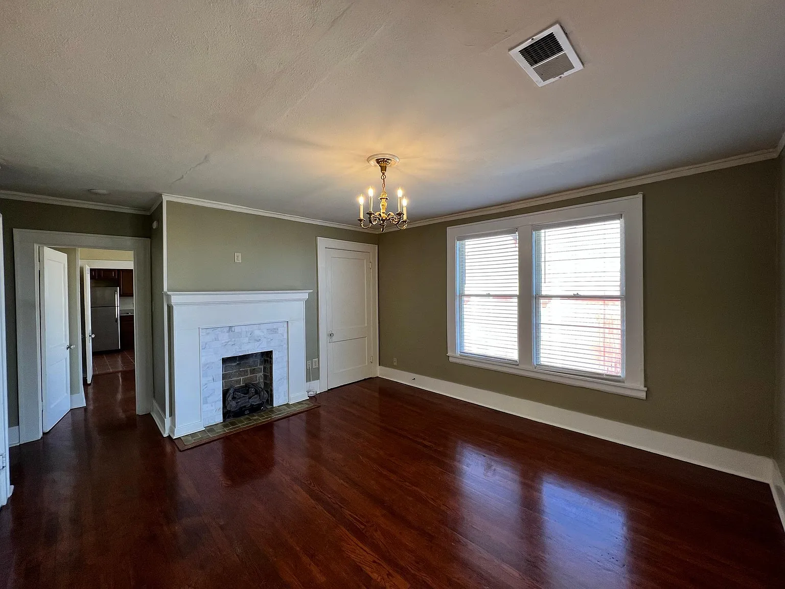 1 bed, $1,050 — Photo 2