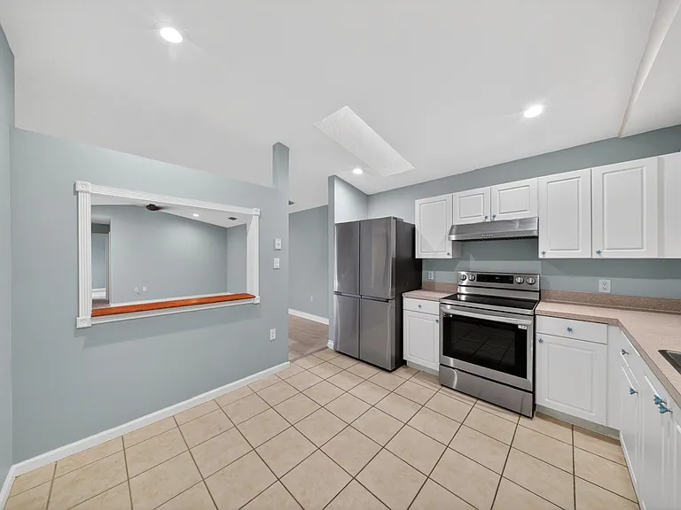 1567 Pheasant Walk #B — Photo 5