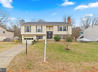 8352 Dubbs Dr, Severn, MD 21144