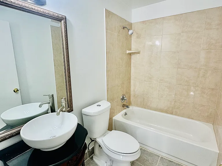 13049 Georgiana Ave — Photo 12
