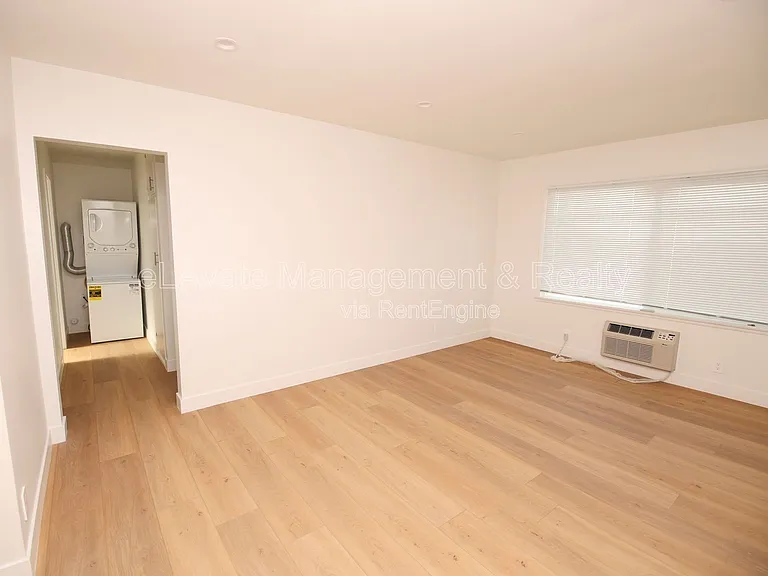 14115 Gilmore St #2 — Photo 7