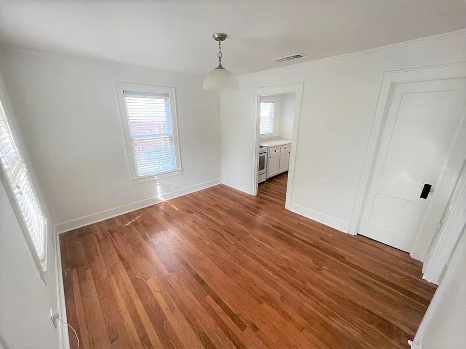 Entry / Dining