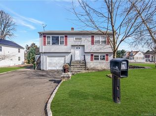 24 McAdoo Ave, Trumbull, CT 06611