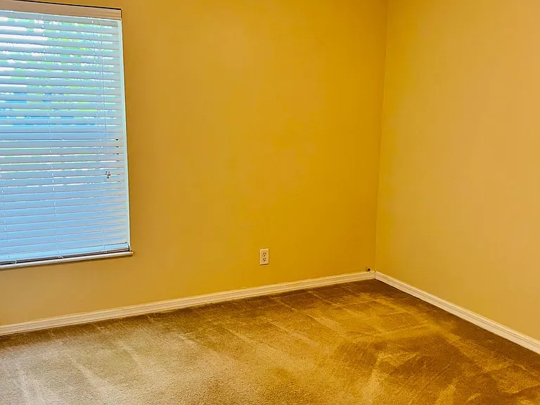 1214 NE 19th Ct — Photo 24