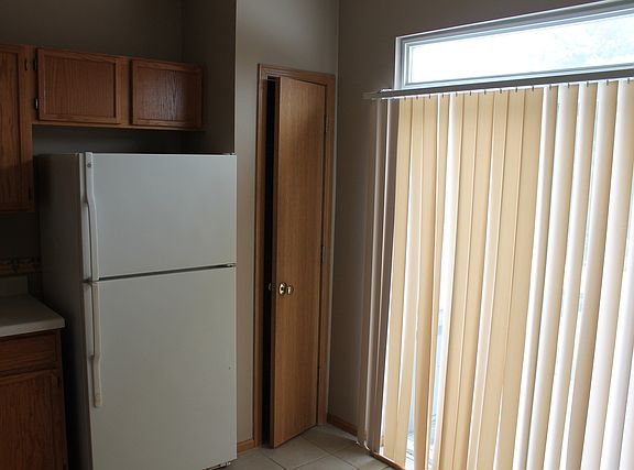 4th image of 7207 Bradley Dr