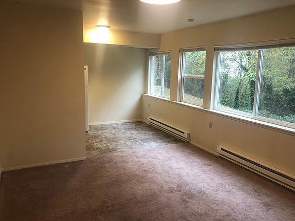 3rd image of 1813 Taylor Ave N Unit 2