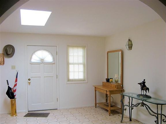 2nd image of 325 Kilby Ave