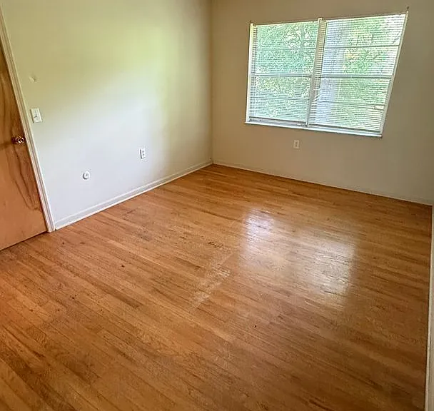 1107 Silverton Ct — Photo 4
