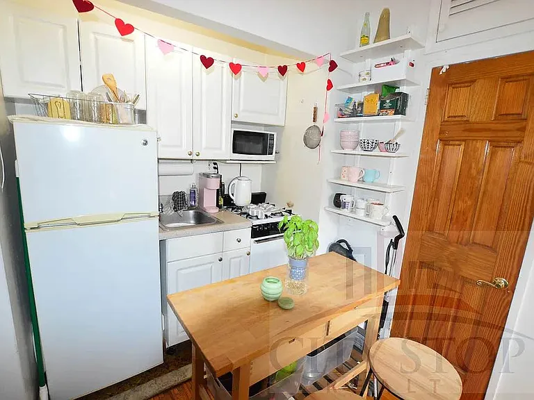 101 W 77th St #3B — Photo 4