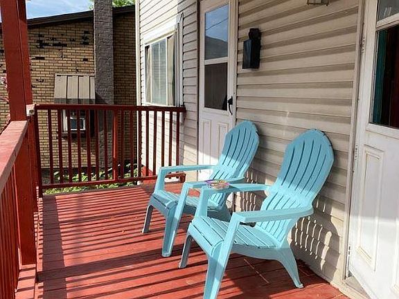 2nd image of 1024 Marshall St