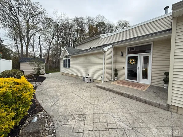 38 Woodland Way, Dayton, NJ 08810