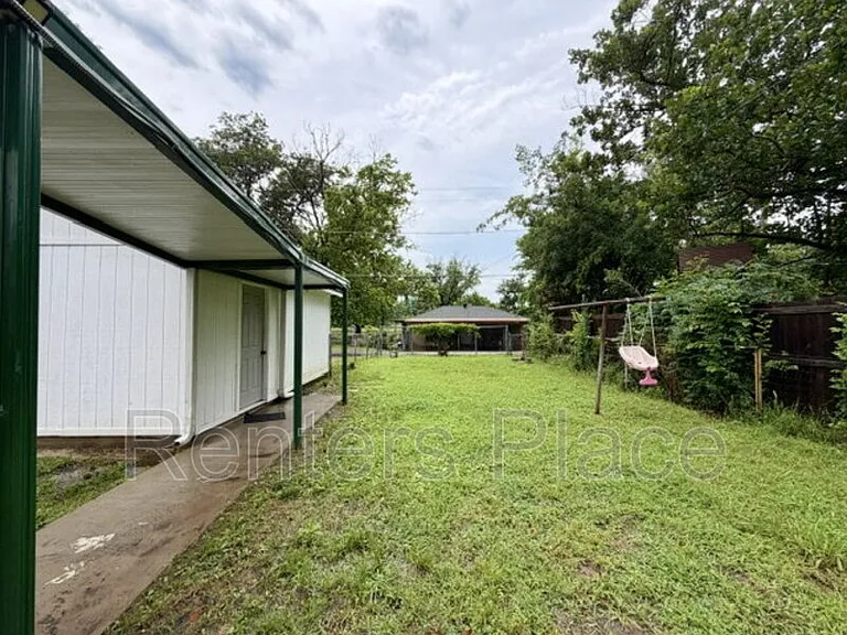 204 S Birch St — Photo 24