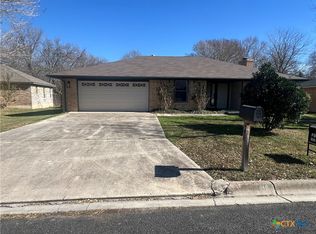 146 Forest Dr, Seguin, TX 78155