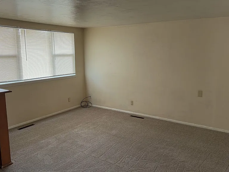 3206 N Hancock Ave — Photo 4