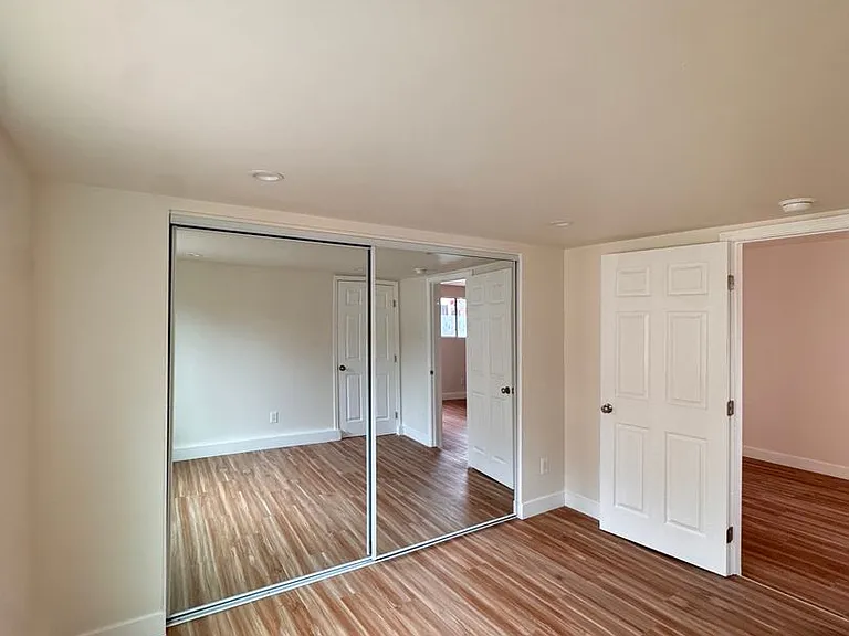 1060 McFarland Ave — Photo 8
