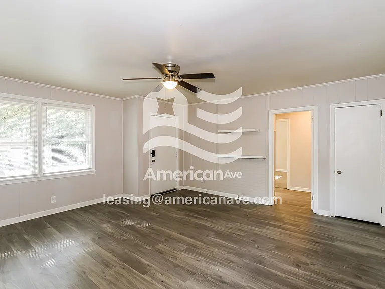 1000167_005_living_room_13834013.jpg