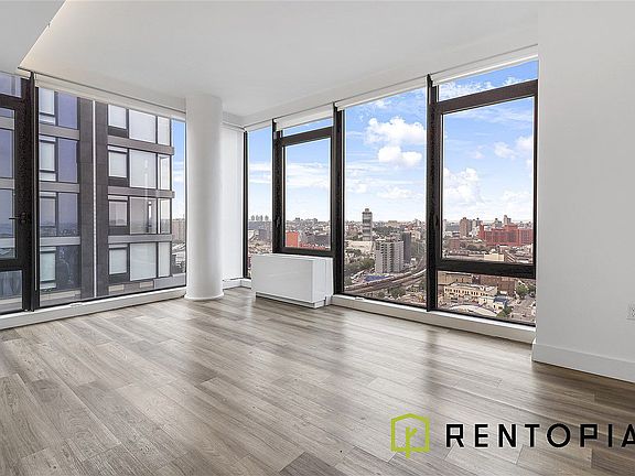 4th image of 224 E 135th St #1101