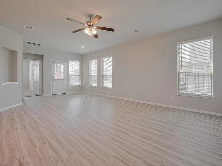 101 Eliana Shores Dr — Photo 9