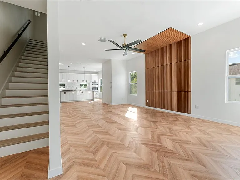 102 W Adalee St #4 — Photo 13