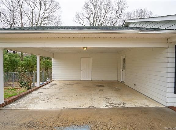 5th image of 1088 Carpenter Dr
