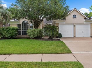 202 Lago Vista St, Kemah, TX 77565