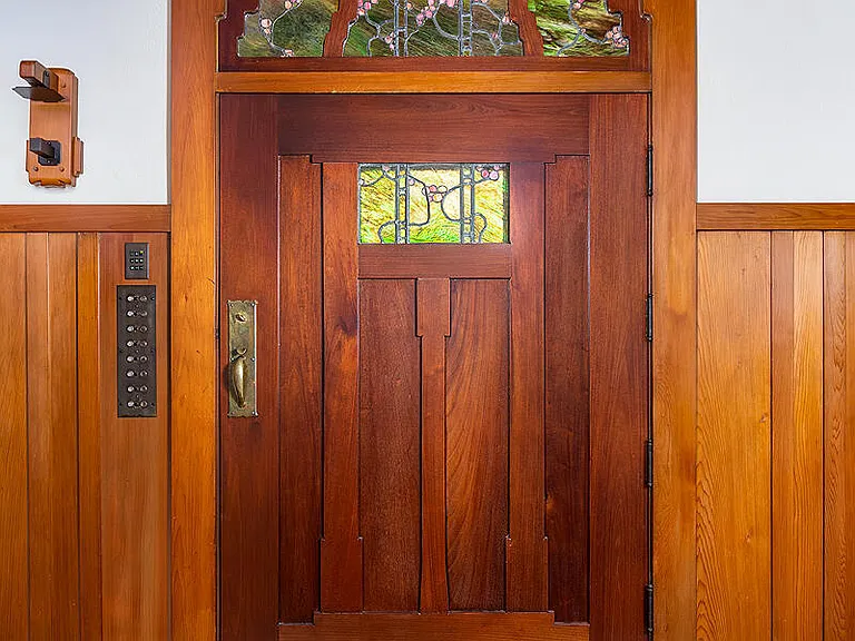 195 S Grand Ave — Photo 5