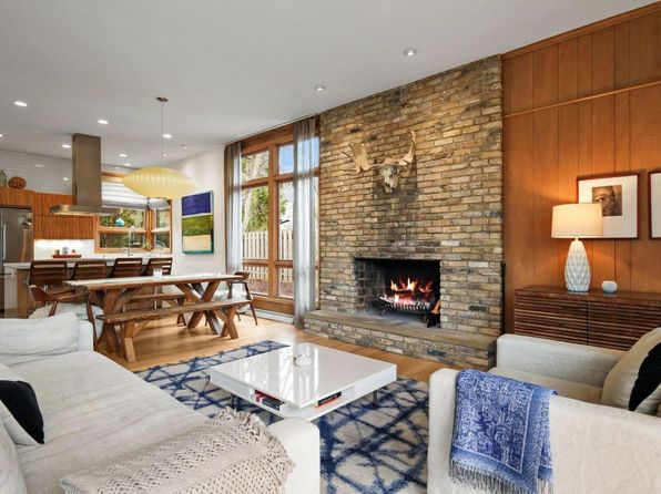 1406 W Skyline Dr