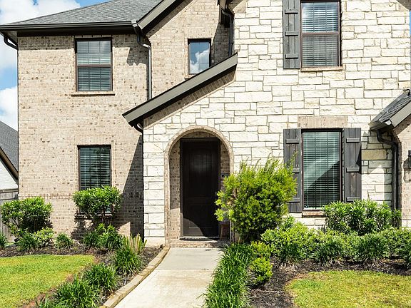 5th image of 1919 Camille Park Dr