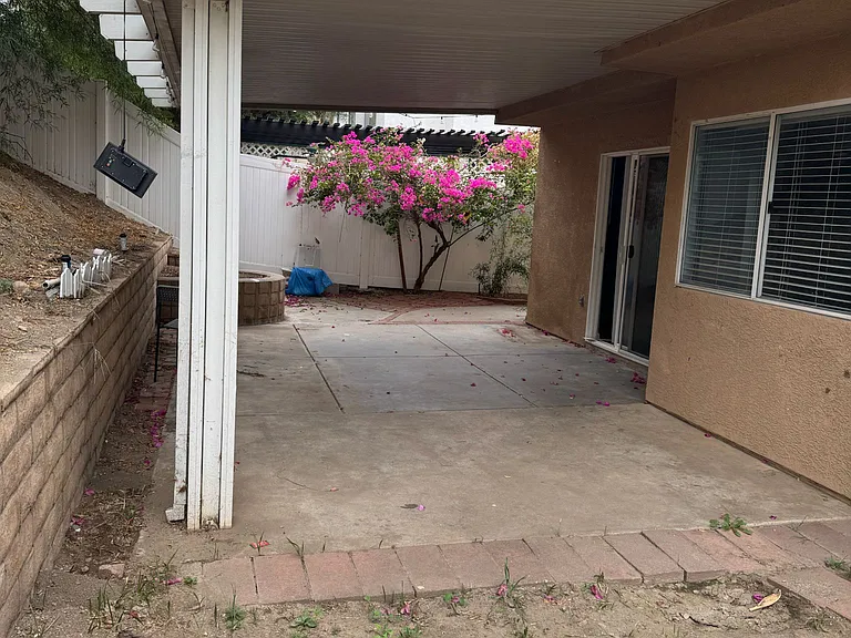 5543 N Magnolia Dr — Photo 9