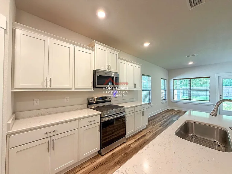 220 Camellia Dr — Photo 14