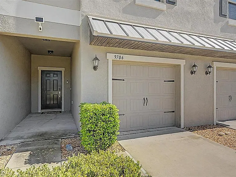 3 bed, 1701 sqft, $2,400 — Photo 3
