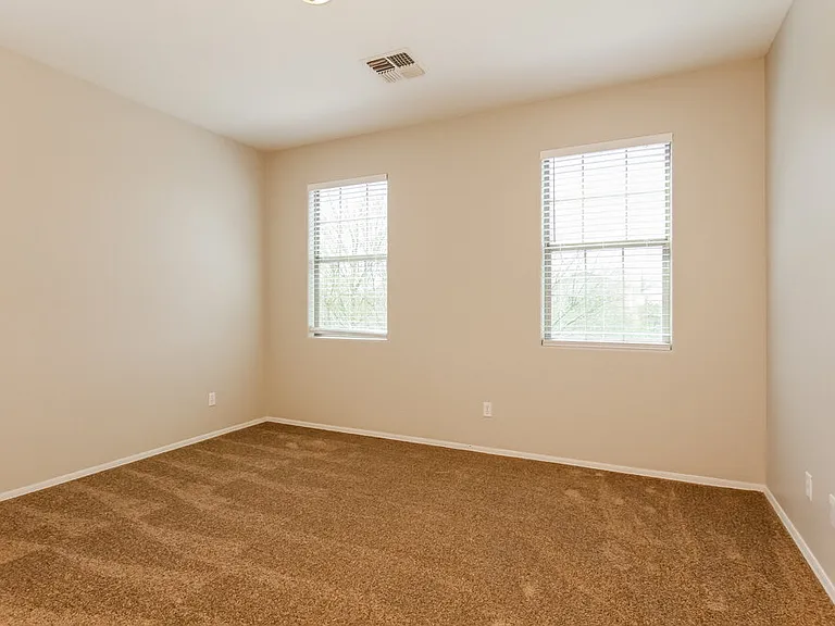 6829 S 68th Ln — Photo 11