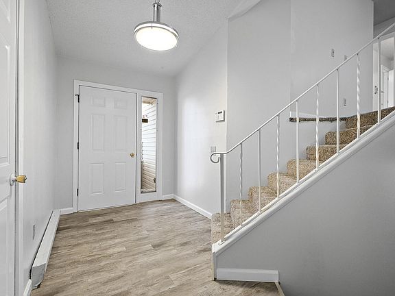 3rd image of 24125 Skylark Dr NE