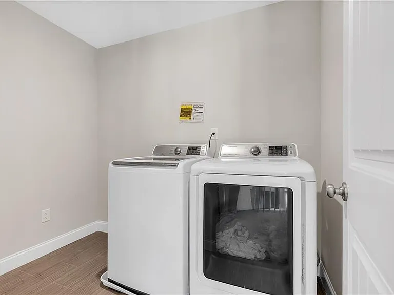 1645 Hillcrest Dr — Photo 18