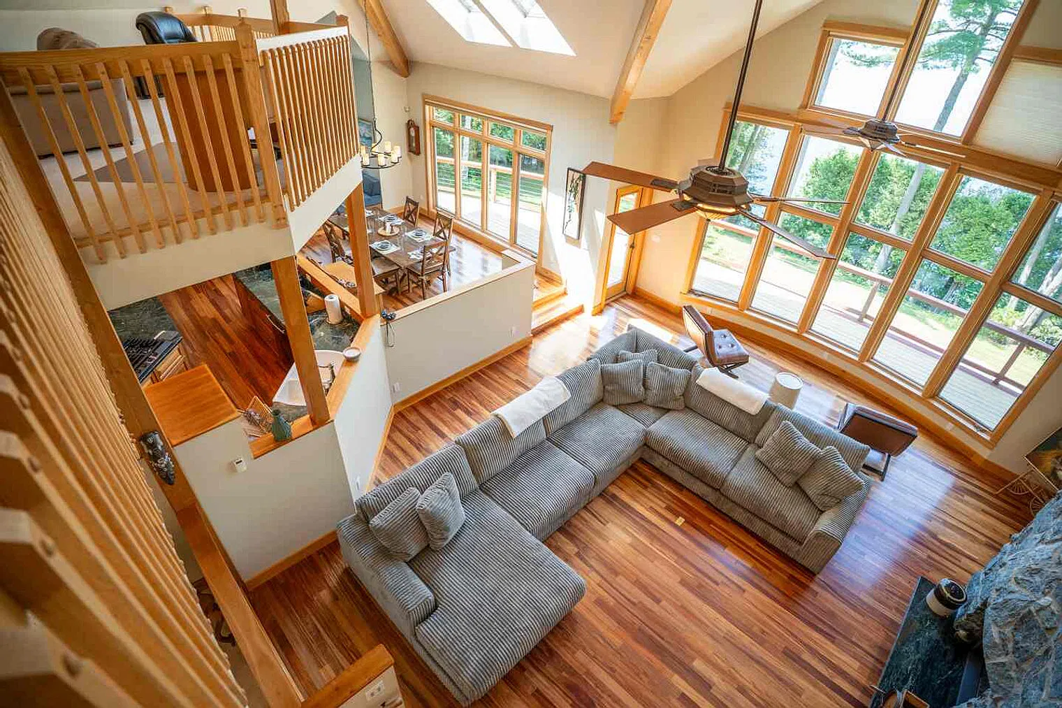 4 bed, 3.0 bath, 5489 sqft, $14,723 — Photo 3