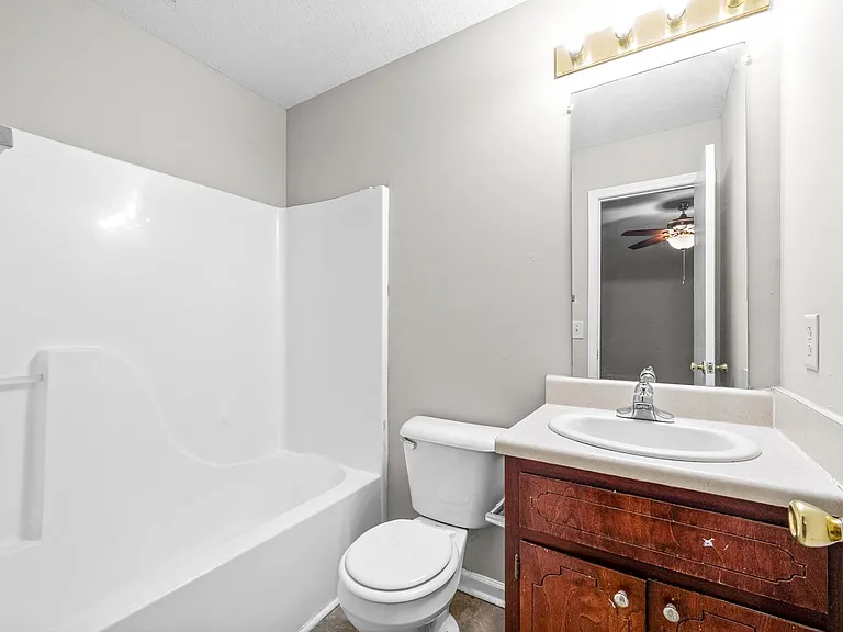 Northeast Dr -3884 — Photo 39