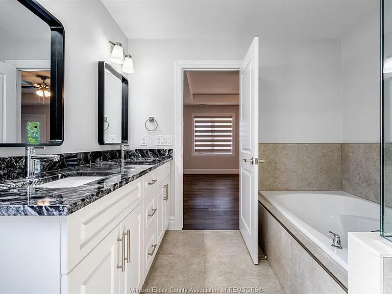 210 Cowan Ct — Photo 26