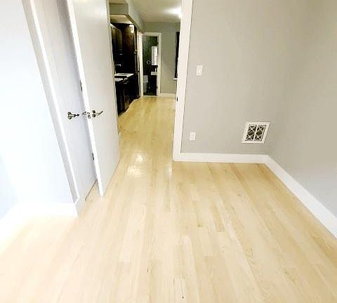 5th image of 2927 Morgan Ave #9