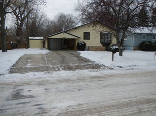 1002 Pfau St, Mankato, MN 56001