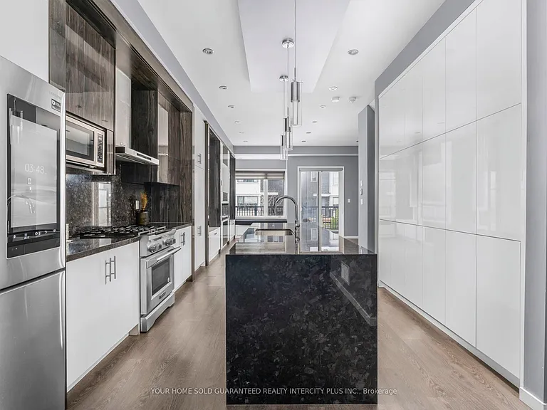 3910 Major Mackenzie Dr — Photo 20