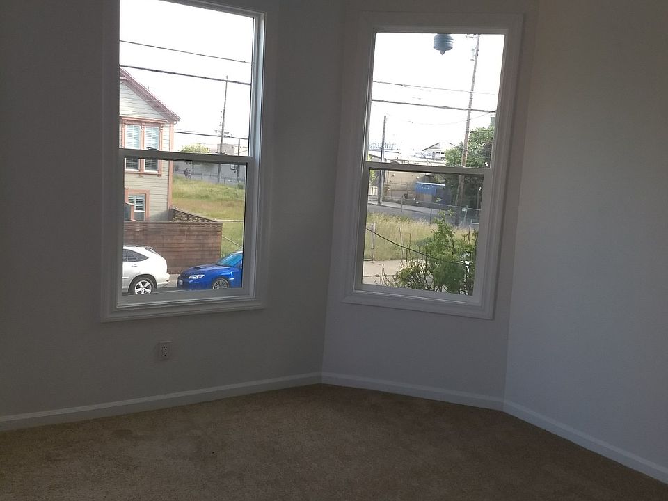 2nd image of 1532 32nd St