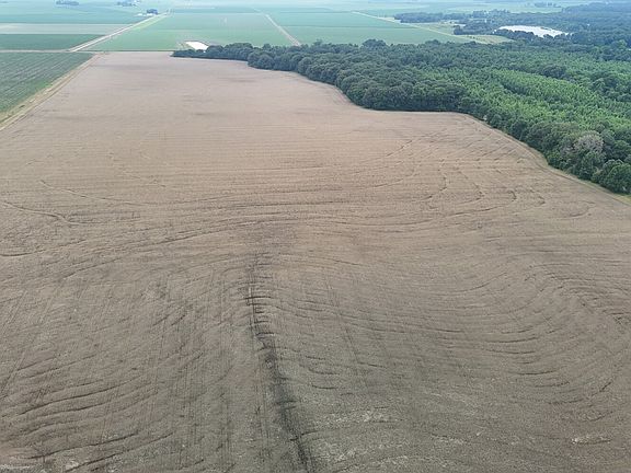 3rd image of 1800 River Rd