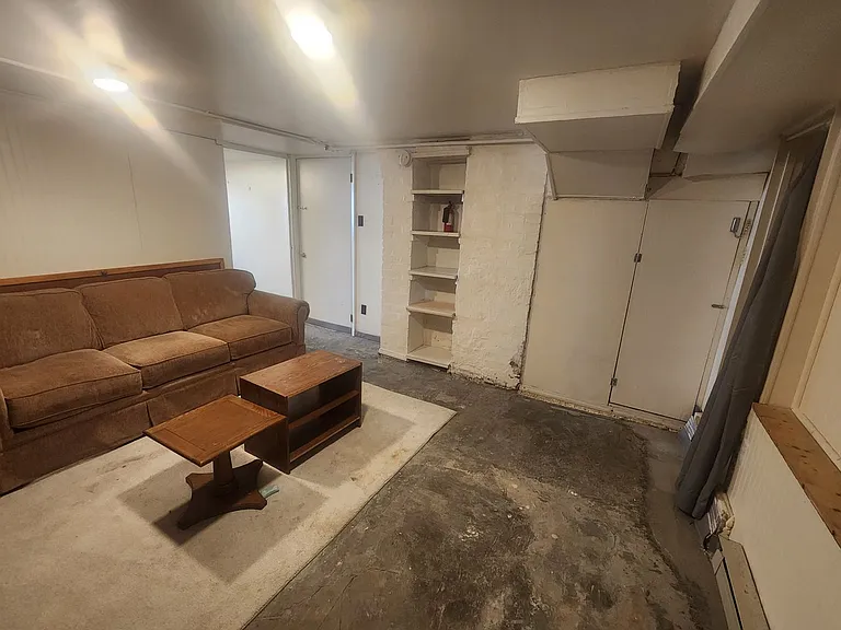 670 Park Street — Photo 9