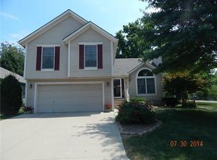 300 NW 26th St, Blue Springs, MO 64015