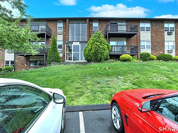 4th image of 43 Balance Rock Rd APT 11