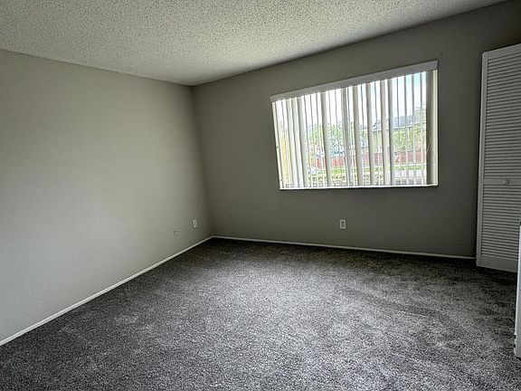 5th image of 206 Watts Ln APT B